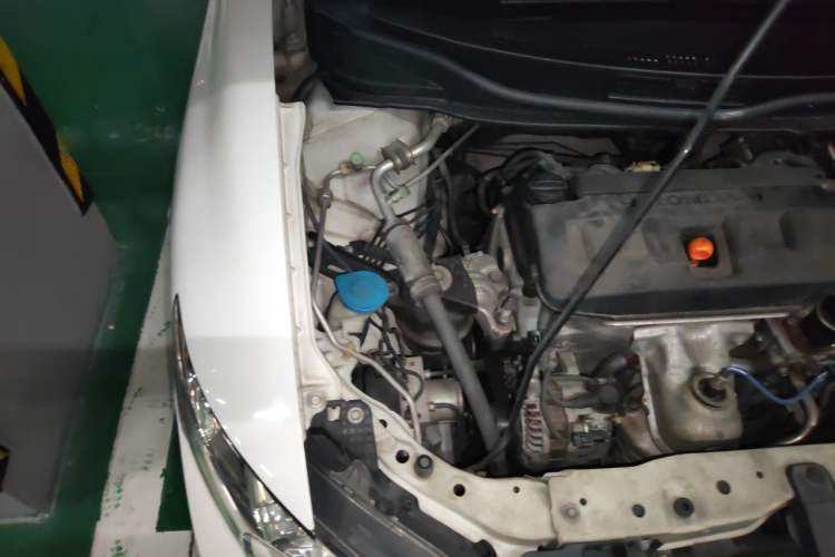 Used Honda Civic 2012 1.8L automatic luxury edition Engine Bay Right