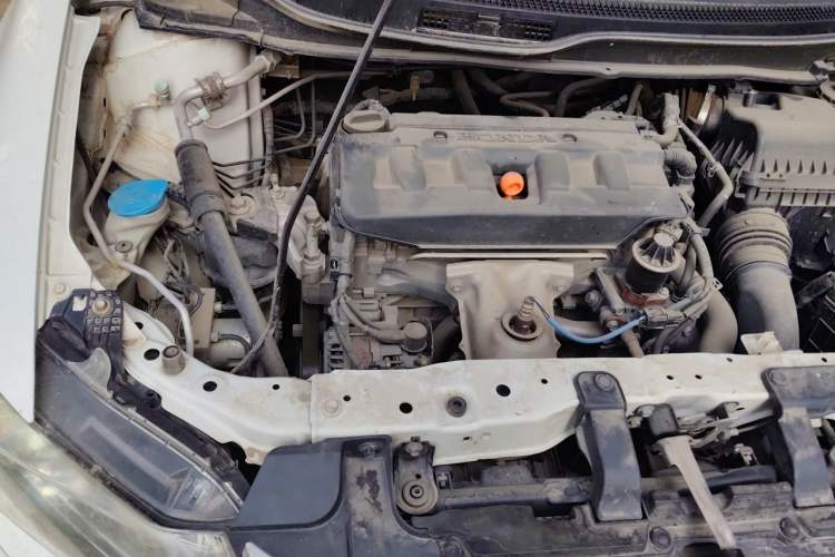 Used Honda Civic 2012 1.8L automatic luxury edition Engine Bay Right