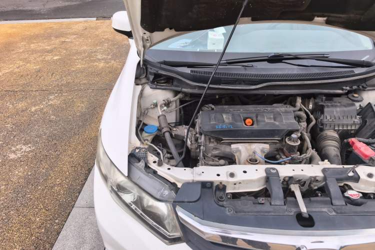 Used Honda Civic 2012 1.8L automatic comfort version Engine Bay Right