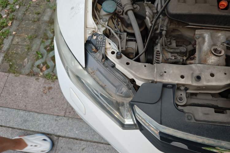 Used Honda Civic 2012 1.8L automatic luxury edition Engine Bay Right