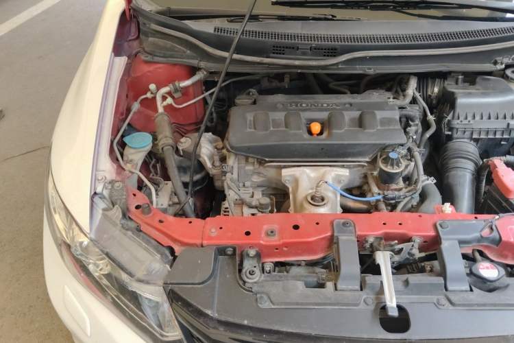 Used Honda Civic 2012 1.8L automatic luxury edition Engine Bay Right
