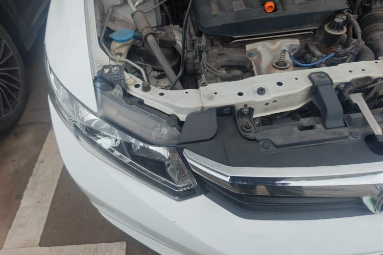 Used Honda Civic 2012 1.8L automatic comfort version Engine Bay Right