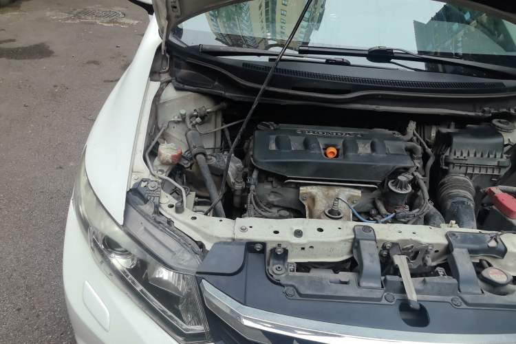Used Honda Civic 2012 1.8L automatic luxury edition Engine Bay Right