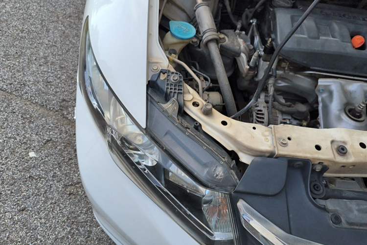 Used Honda Civic 2012 1.8L automatic comfort version Engine Bay Right