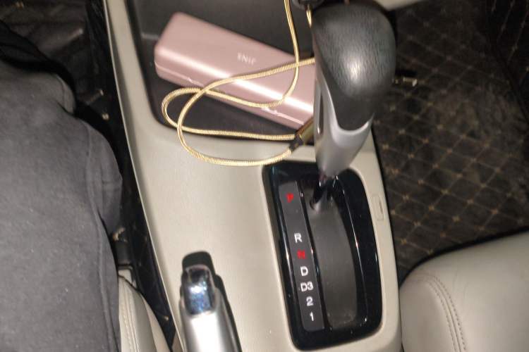 Used Honda Civic 2012 1.8L automatic luxury edition Gear Lever