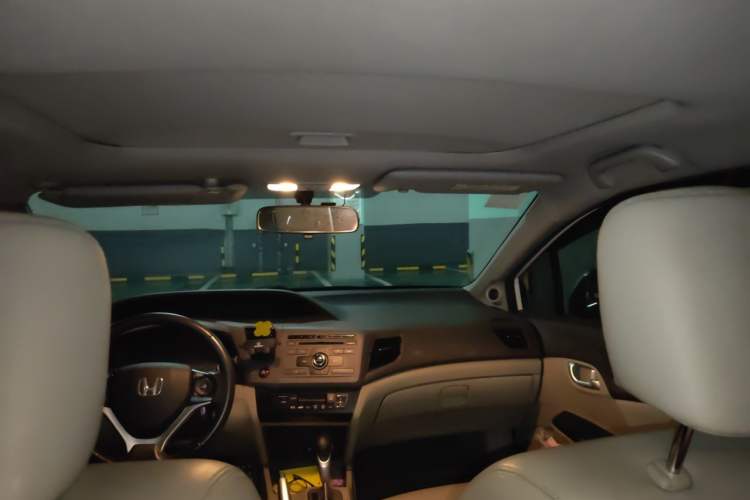 Used Honda Civic 2012 1.8L automatic luxury edition Headliner