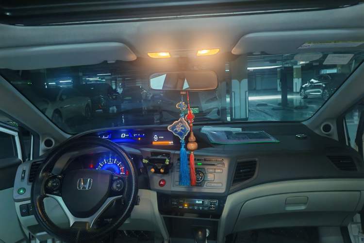 Used Honda Civic 2012 1.8L automatic luxury edition Headliner