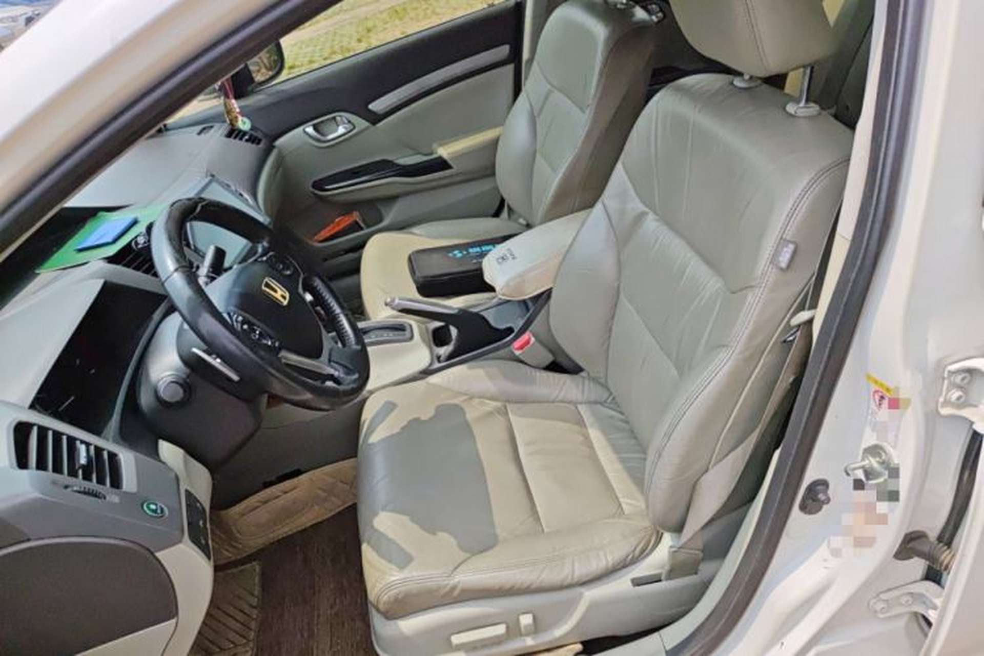 Used Honda Civic 2012 1.8L automatic luxury edition Left Front Seat