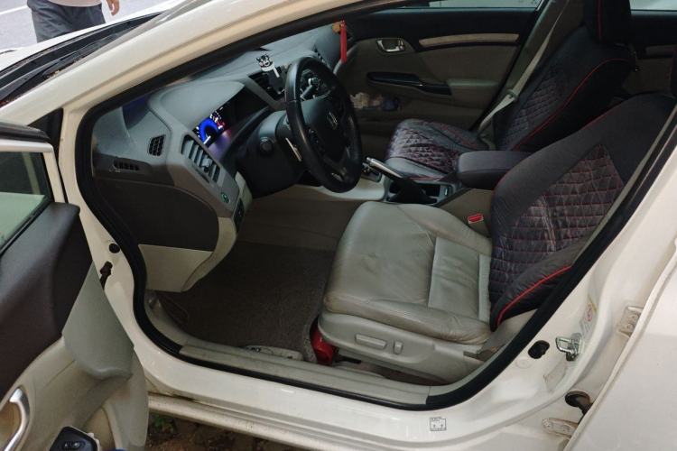 Used Honda Civic 2012 1.8L automatic luxury edition Left Front Seat