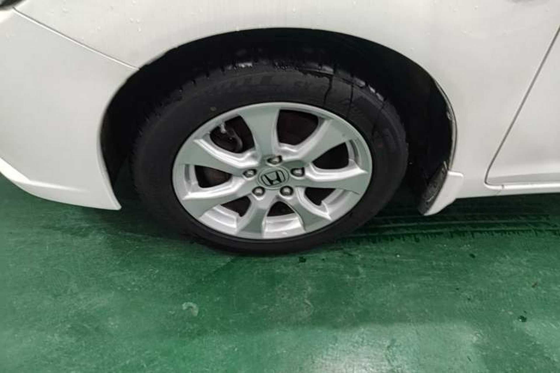 Used Honda Civic 2012 1.8L automatic comfort version Left Front Wheel Hub