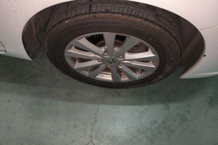 Used Honda Civic 2012 1.8L automatic luxury edition Right Front Wheel Hub