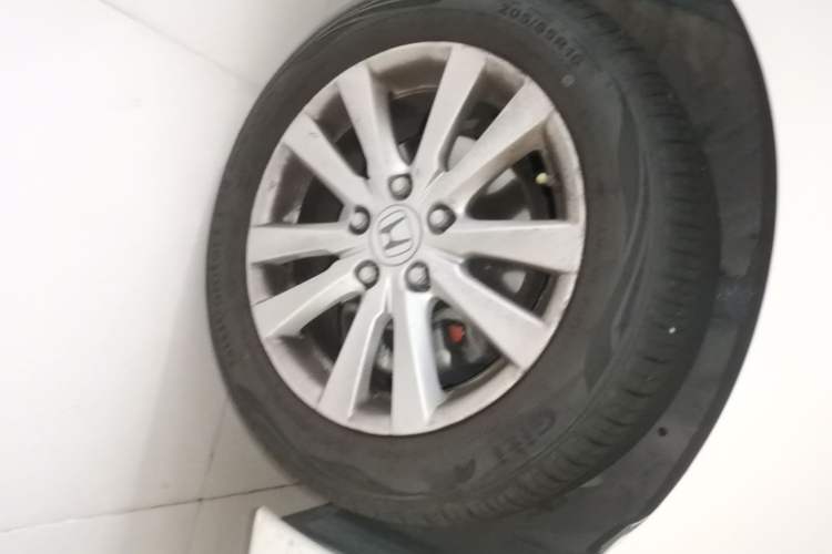Used Honda Civic 2012 1.8L automatic luxury edition Right Front Wheel Hub