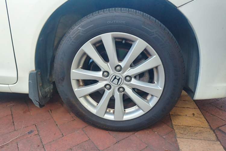 Used Honda Civic 2012 1.8L automatic luxury edition Right Front Wheel Hub