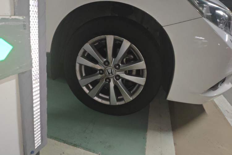 Used Honda Civic 2012 1.8L automatic luxury edition Right Front Wheel Hub