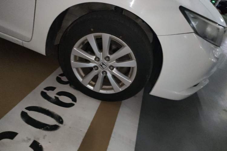 Used Honda Civic 2012 1.8L automatic luxury edition Right Front Wheel Hub