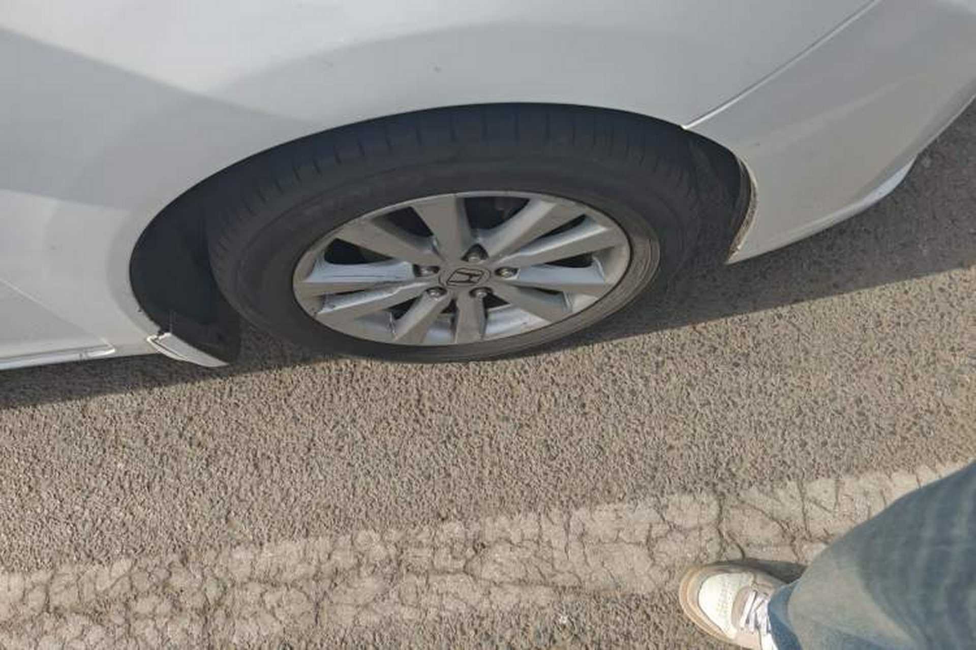 Used Honda Civic 2012 1.8L automatic luxury edition Right Front Wheel Hub