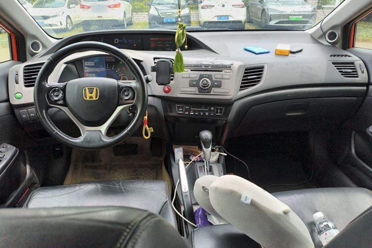 Used Honda Civic 2012 1.8L automatic luxury edition Center Console
