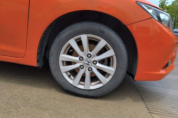 Used Honda Civic 2012 1.8L automatic luxury edition Right Front Wheel Hub