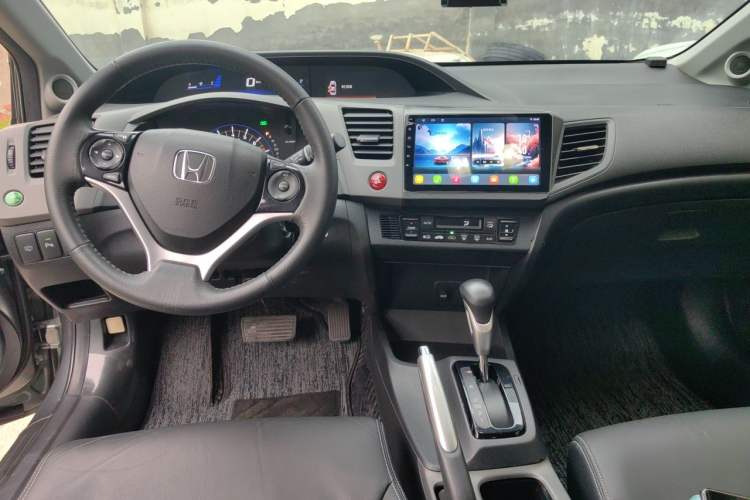 Used Honda Civic 2013 10th Anniversary 1.8L Automatic Luxury Edition Center Console