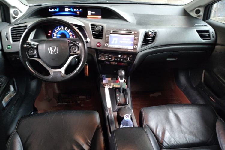 Used Honda Civic 2013 10th Anniversary 1.8L Automatic Luxury Edition Center Console