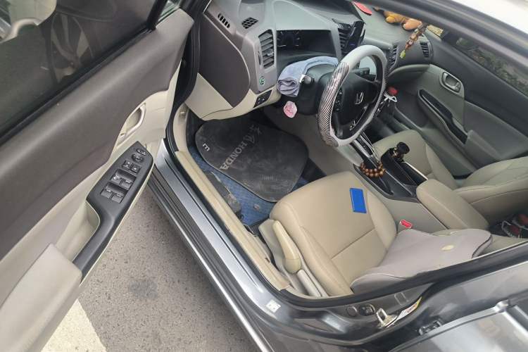 Used Honda Civic 2013 10th Anniversary 1.8L Automatic Comfort Version Driver Seat