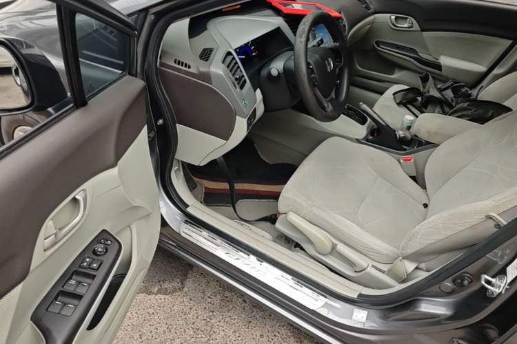 Used Honda Civic 2013 10th Anniversary 1.8L Automatic Comfort Version Driver Seat