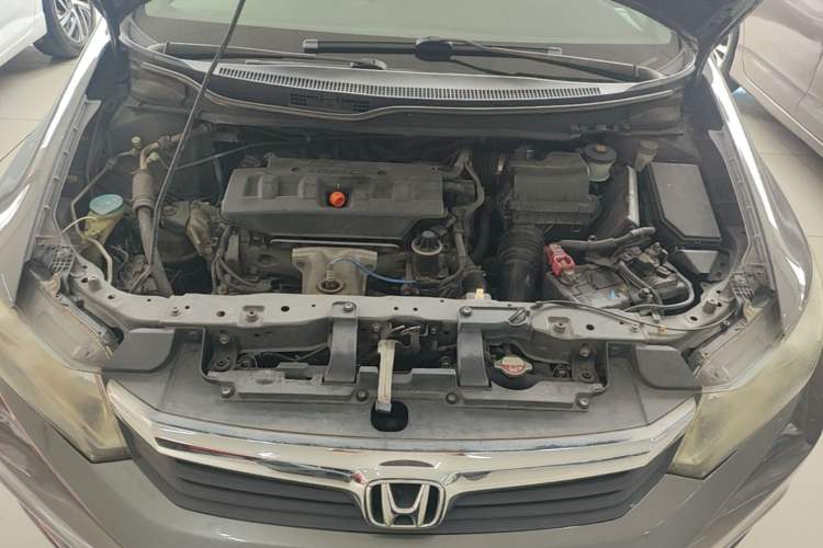 Used Honda Civic 2013 10th Anniversary Edition 1.8L Manual Comfort Version Engine Bay
