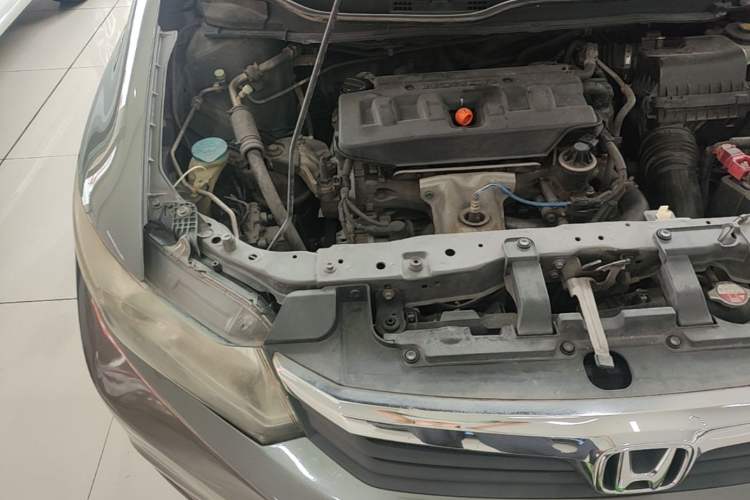 Used Honda Civic 2013 10th Anniversary Edition 1.8L Manual Comfort Version Engine Bay Right