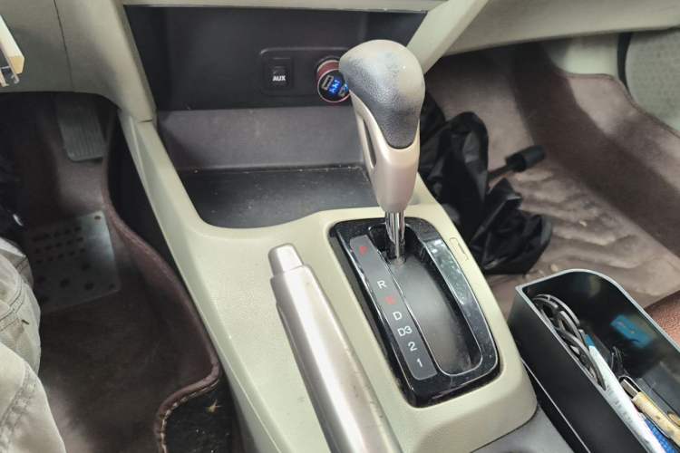 Used Honda Civic 2013 10th Anniversary 1.8L Automatic Comfort Version Gear Lever