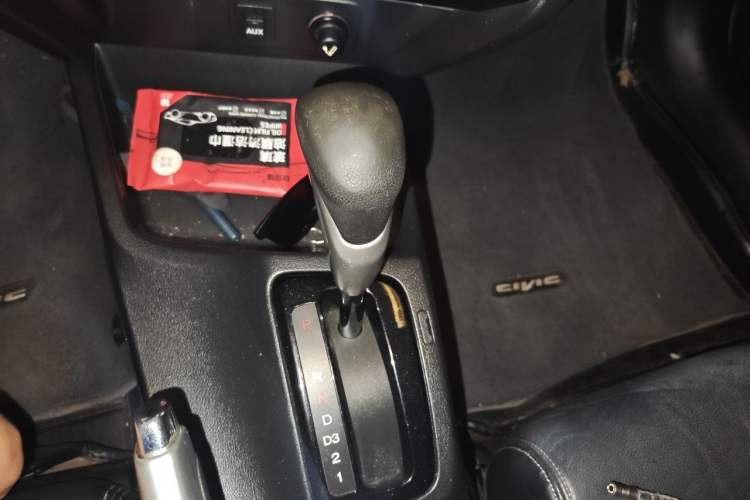 Used Honda Civic 2013 10th Anniversary 1.8L Automatic Luxury Edition Gear Lever