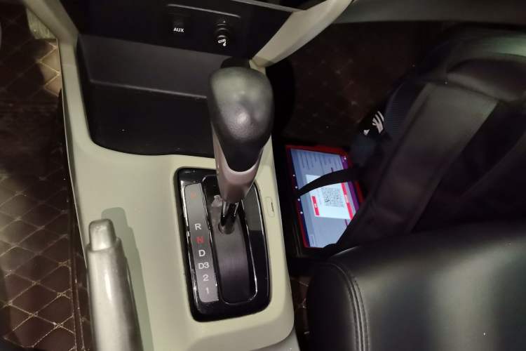 Used Honda Civic 2013 10th Anniversary 1.8L Automatic Comfort Version Gear Lever