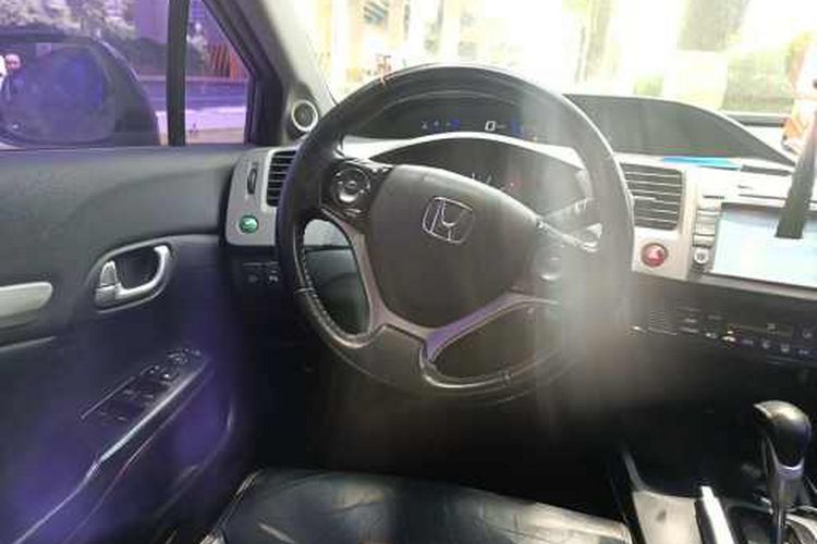 Used Honda Civic 2013 10th Anniversary 1.8L Automatic Luxury Edition Interior 3