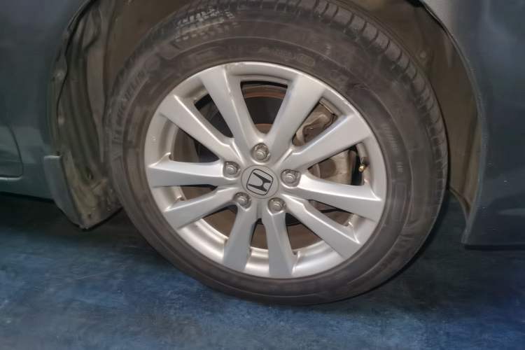 Used Honda Civic 2013 10th Anniversary 1.8L Automatic Luxury Edition Right Front Wheel Hub
