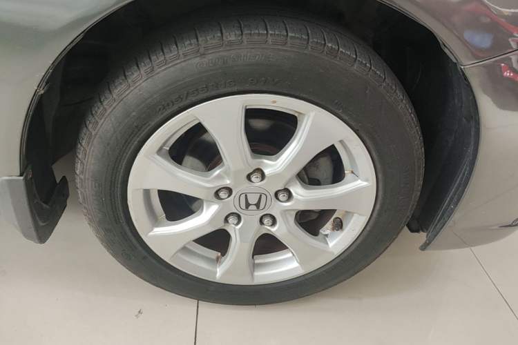 Used Honda Civic 2013 10th Anniversary Edition 1.8L Manual Comfort Version Right Front Wheel Hub