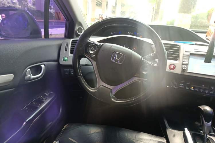 Used Honda Civic 2013 10th Anniversary 1.8L Automatic Luxury Edition Steering Wheel