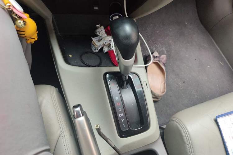 Used Honda Civic 2013 10th Anniversary 1.8L Automatic Luxury Edition Gear Lever