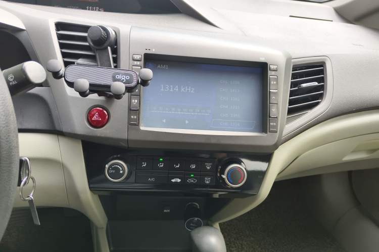 Used Honda Civic 2013 10th Anniversary 1.8L Automatic Comfort Version Audio And AC Panel