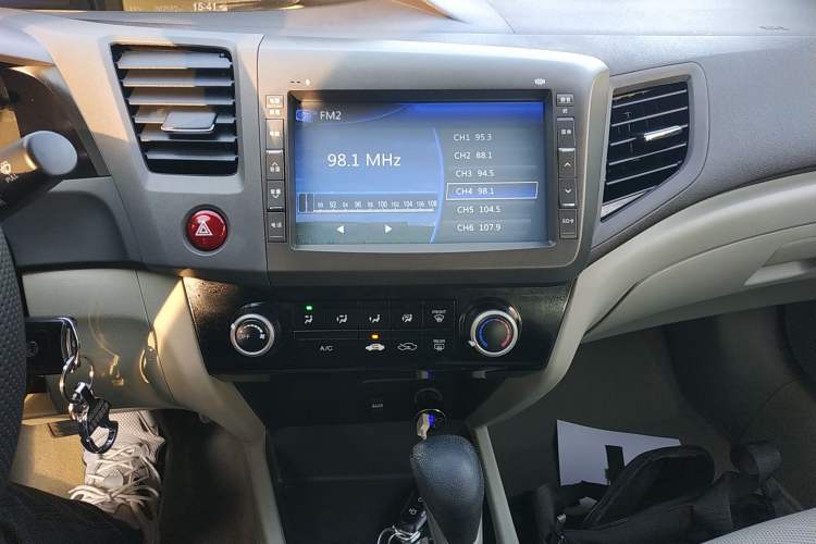 Used Honda Civic 2013 10th Anniversary 1.8L Automatic Comfort Version Audio And AC Panel