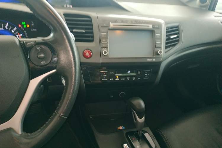 Used Honda Civic 2013 10th Anniversary 1.8L Automatic Luxury Edition Audio And AC Panel