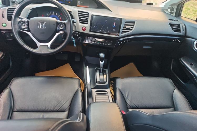 Used Honda Civic 2013 10th Anniversary 1.8L Automatic Luxury Edition Center Console