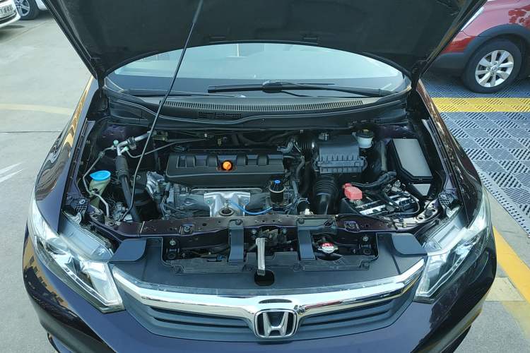 Used Honda Civic 2013 10th Anniversary 1.8L Automatic Comfort Version Engine Bay