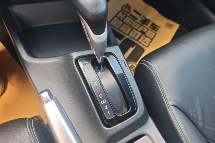 Used Honda Civic 2013 10th Anniversary 1.8L Automatic Luxury Edition Gear Lever