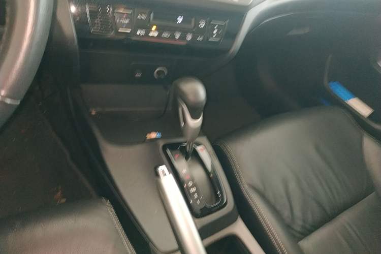 Used Honda Civic 2013 10th Anniversary 1.8L Automatic Luxury Edition Gear Lever