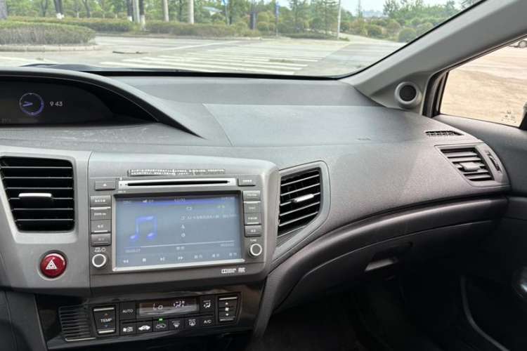 Used Honda Civic 2013 10th Anniversary 1.8L Automatic Luxury Edition Interior 2