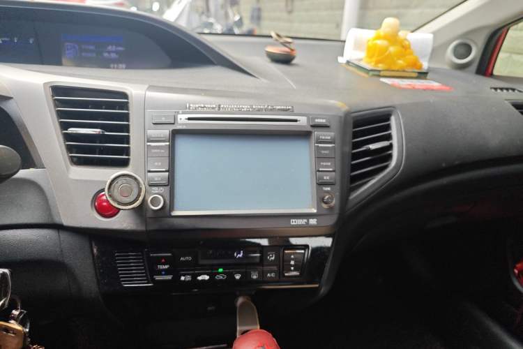 Used Honda Civic 2013 10th Anniversary 1.8L Automatic Luxury Edition Audio And AC Panel