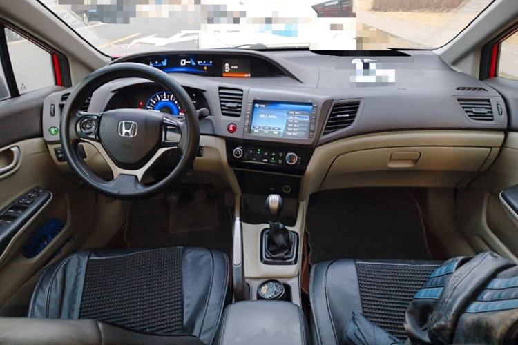 Used Honda Civic 2013 10th Anniversary Edition 1.8L Manual Comfort Version Center Console