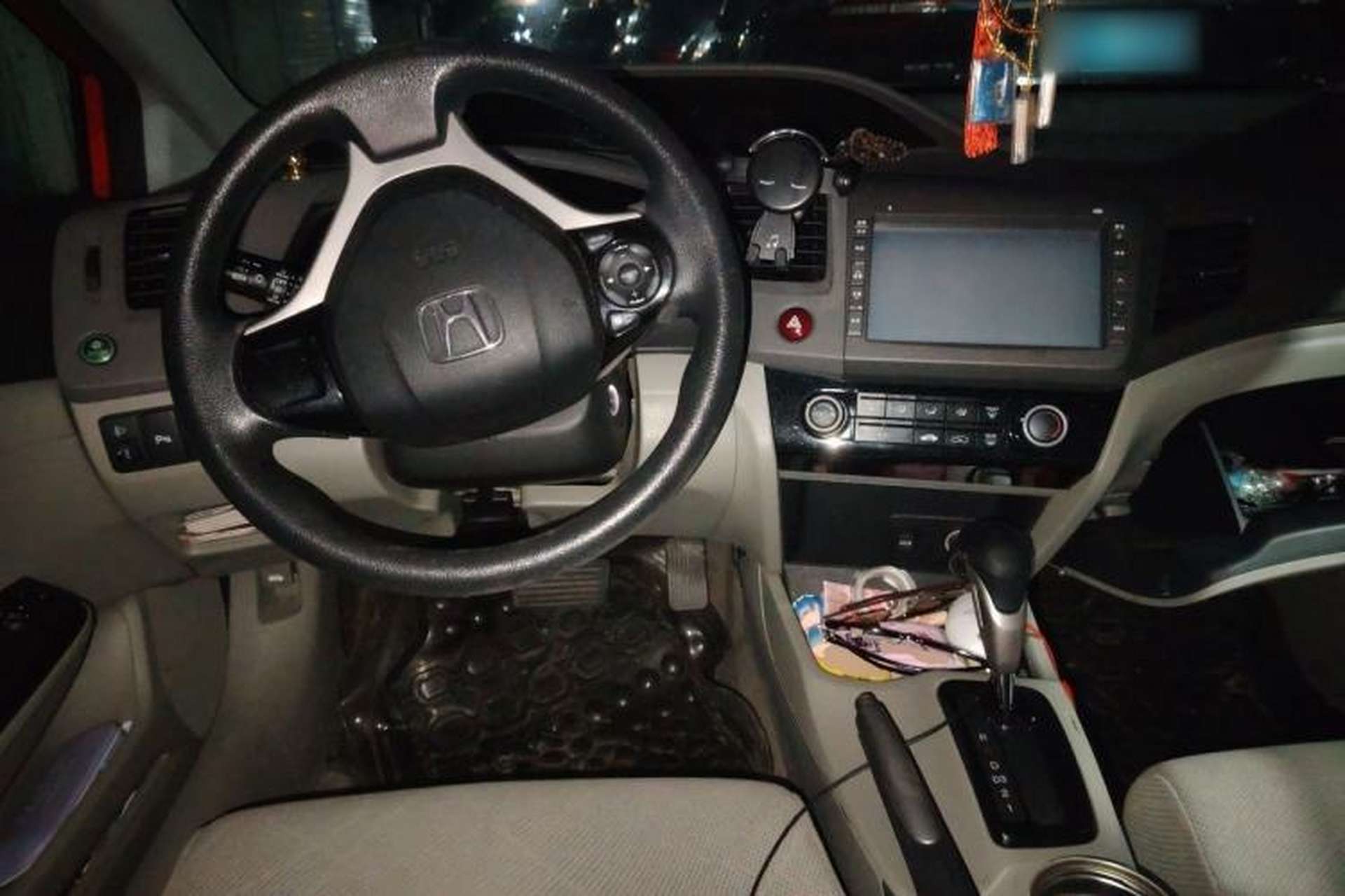 Used Honda Civic 2013 10th Anniversary 1.8L Automatic Comfort Version Center Console