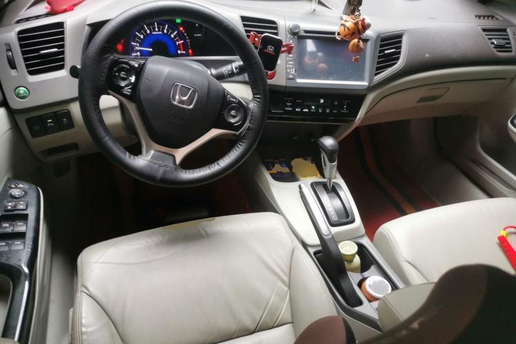 Used Honda Civic 2013 10th Anniversary 1.8L Automatic Luxury Edition Center Console