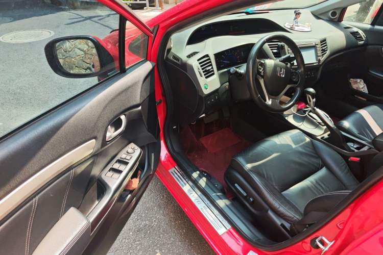 Used Honda Civic 2013 10th Anniversary 1.8L Automatic Luxury Edition Driver Seat