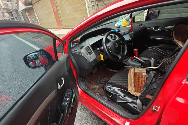 Used Honda Civic 2013 10th Anniversary 1.8L Automatic Luxury Edition Driver Seat